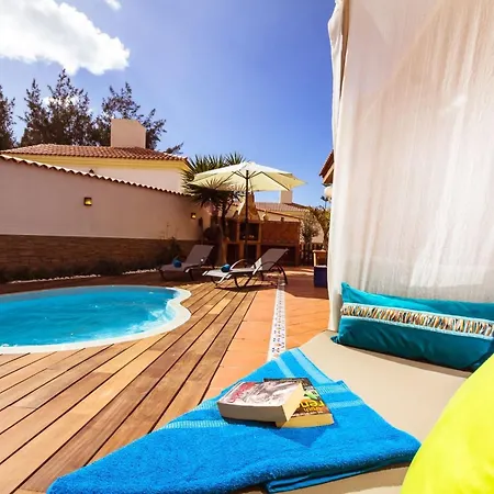 Tatil Evi Strandnahes Hibiscus Mit Privatem Pool By Interhome
