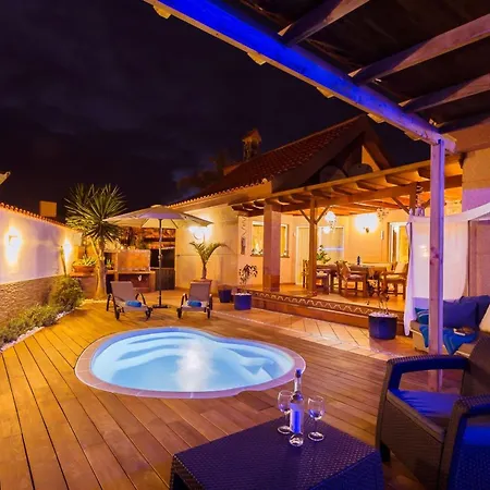 Strandnahes Hibiscus Mit Privatem Pool By Interhome