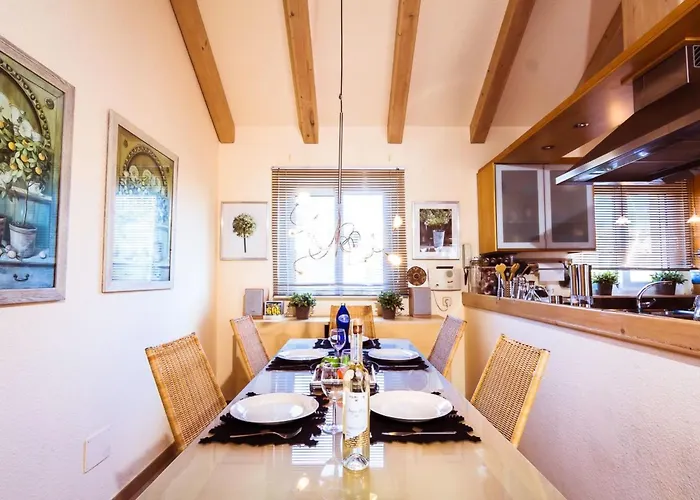 Strandnahes Hibiscus Mit Privatem Pool By Interhome