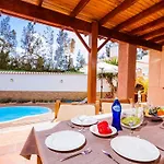 Strandnahes Hibiscus Mit Privatem Pool By Interhome * Corralejo