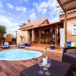 Strandnahes Hibiscus Mit Privatem Pool By Interhome Feriehus
