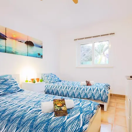 Strandnahes Hibiscus Mit Privatem Pool By Interhome Hébergement de vacances