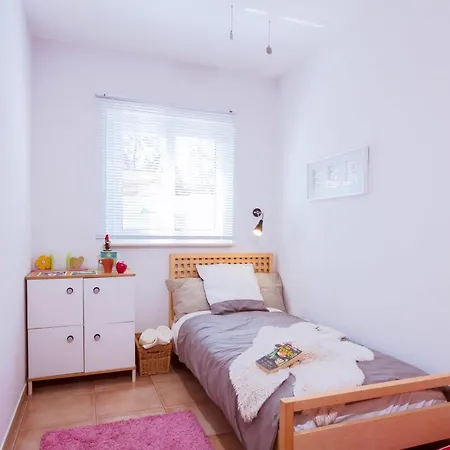 Strandnahes Hibiscus Mit Privatem Pool By Interhome *