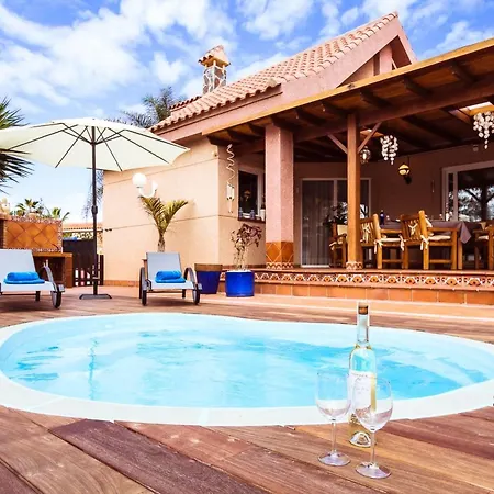 Strandnahes Hibiscus Mit Privatem Pool By Interhome Hébergement de vacances