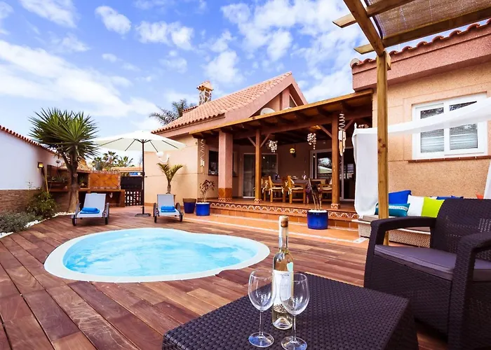 Strandnahes Hibiscus Mit Privatem Pool By Interhome 別荘