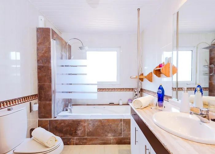 Strandnahes Hibiscus Mit Privatem Pool By Interhome Corralejo